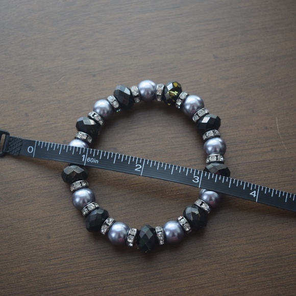 Loft Black/Silver Beaded Stretch Bracelet - Like New - Picture 4 of 9